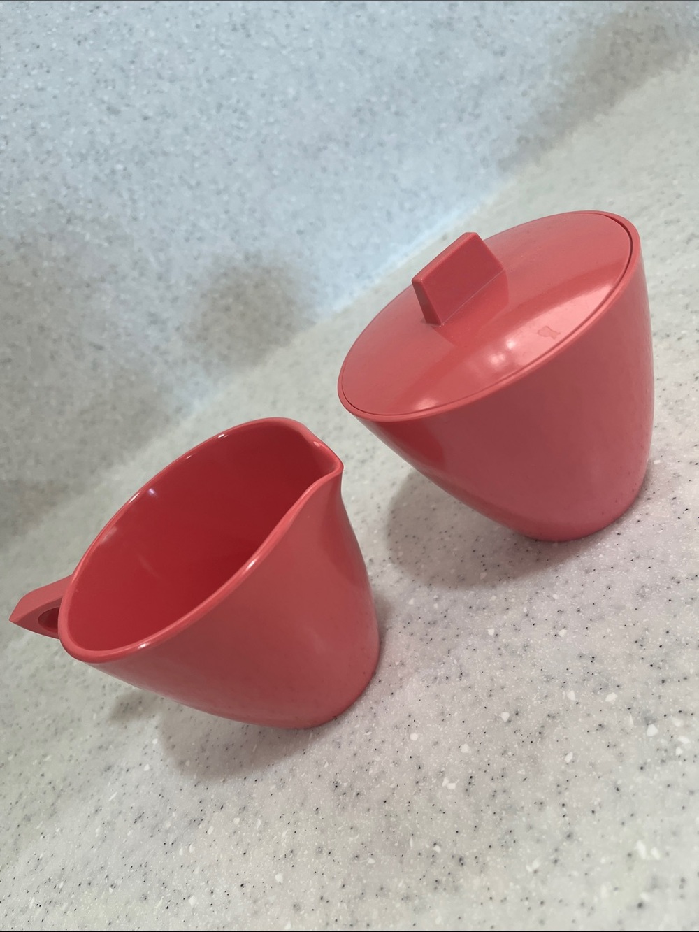 Vtg Allied Chemical Melamine Dark Pink Coral(ish) Creamer & Sugar Bowl W/Lid MCM